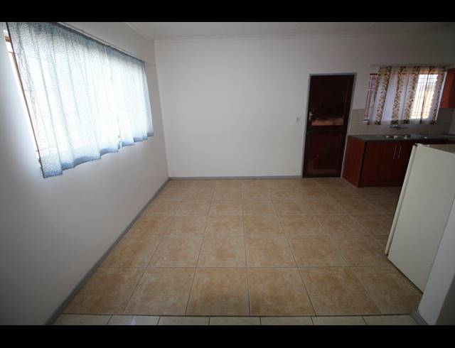 3 BEDROOM HOUSE SOLD IN THE ORCHARDS